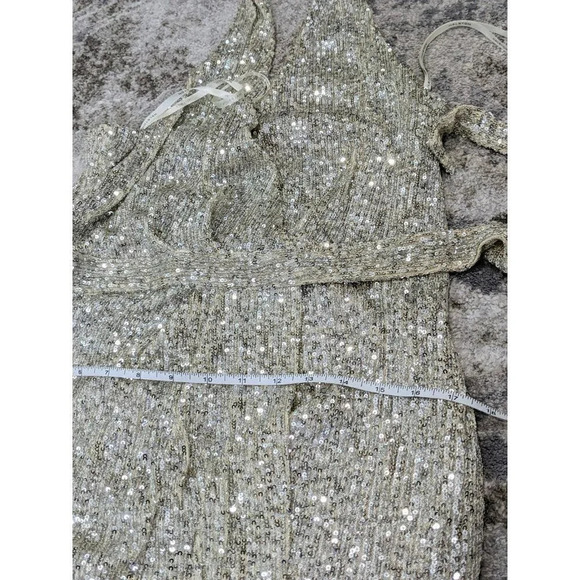 NWT Halston Women's Sequined Halter Formal Long Dress M (MSRP $425) - Picture 9 of 9